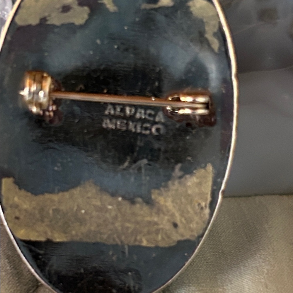Alpaca Mexico Bird Brooch - Picture 3 of 4